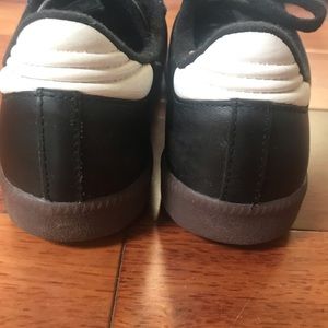adidas Shoes - EUC Adidas Samba boys’ Shoes - Size 3 adidas Shoes - EUC Adidas Samba boys’ Shoes - Size 3